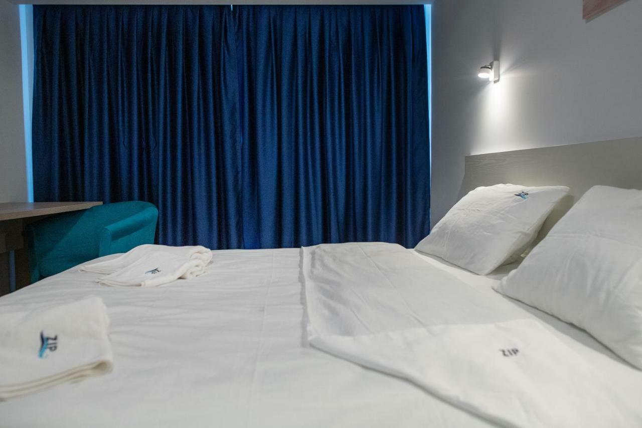 Zip 2* Mamaia