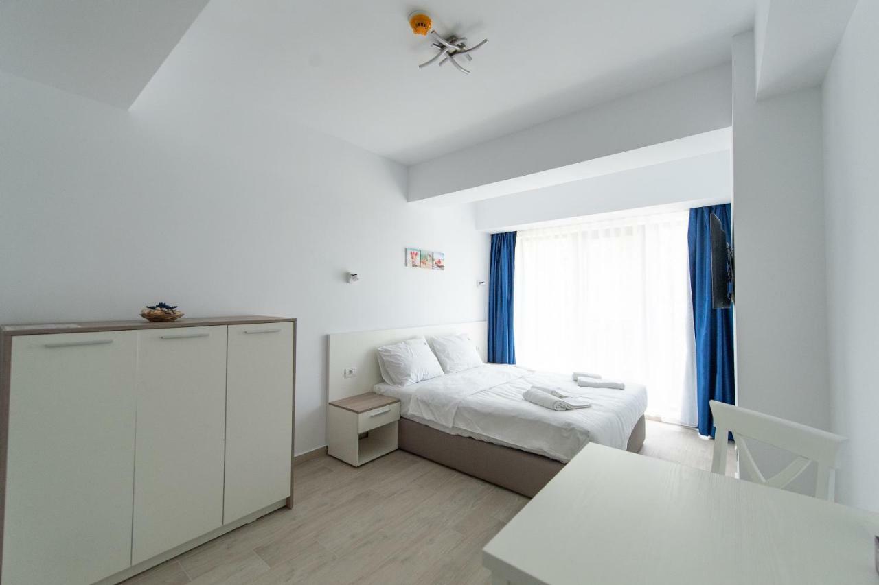 Zip Mamaia