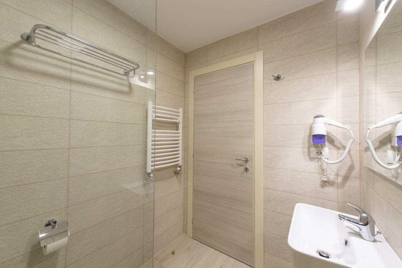 Zip Mamaia