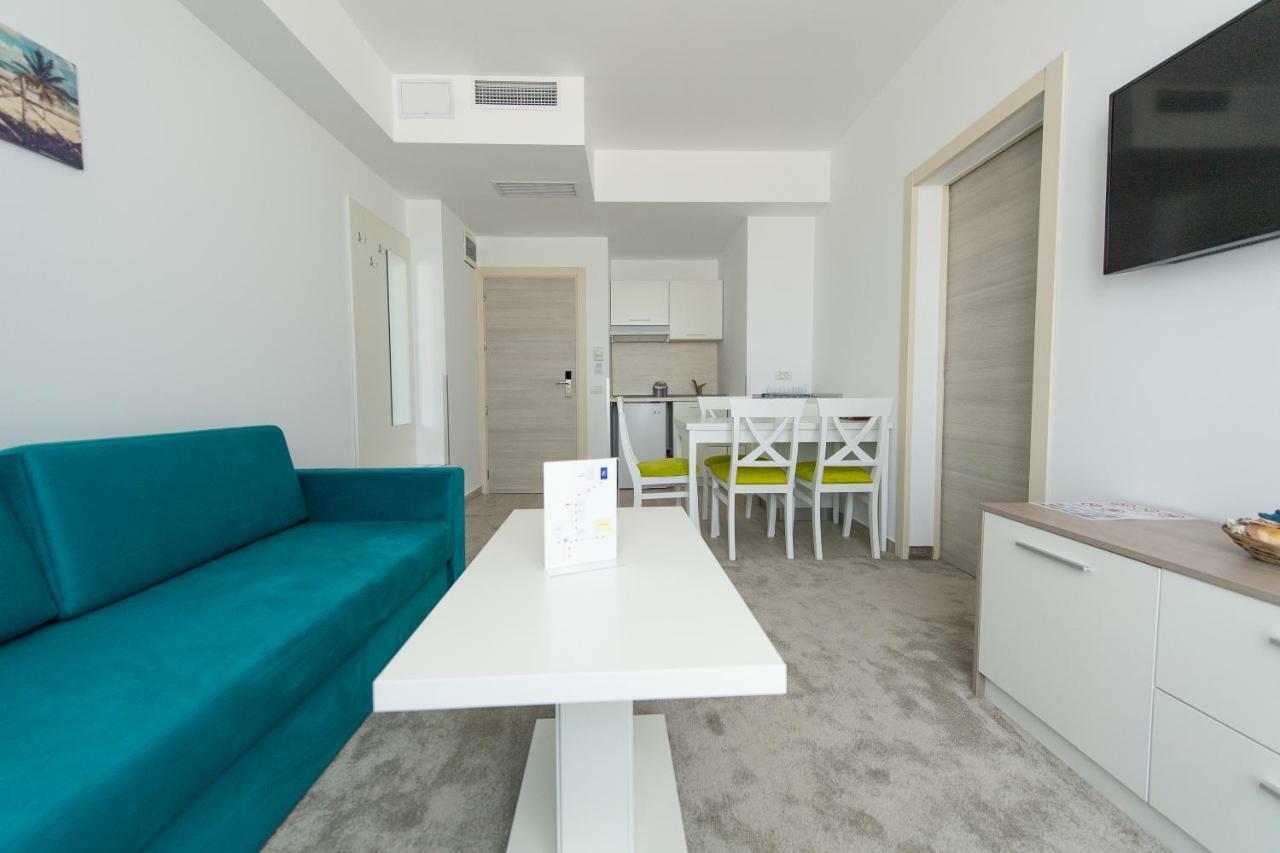 Zip Aparthotel 2*